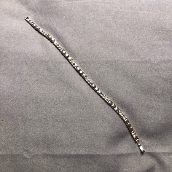 Rhinestone tennis bracelet - Picture 4 of 4